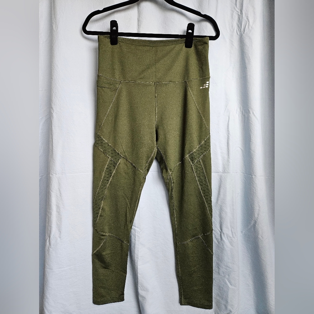 BGC Crop Leggings w/Mesh In Green - Size L